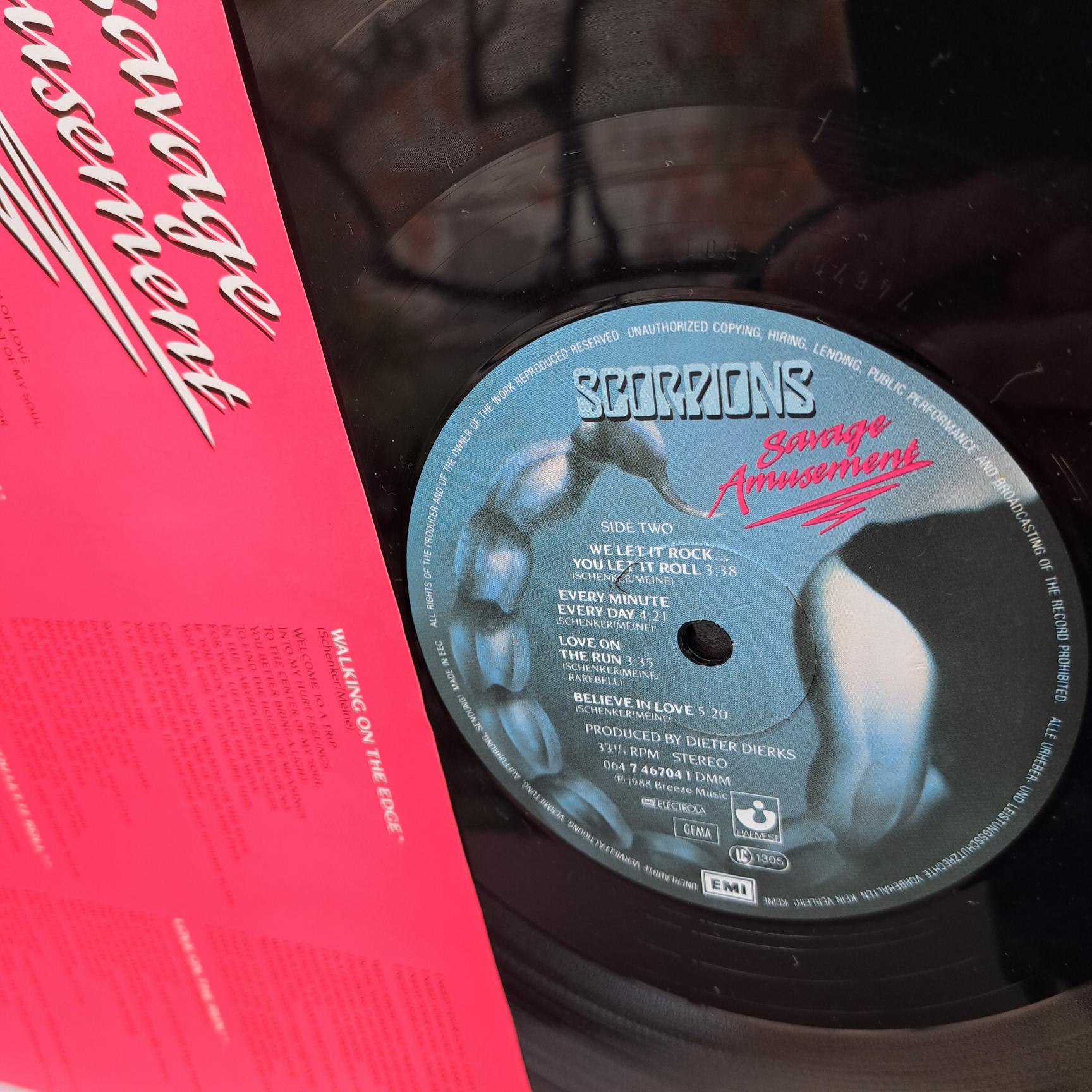 Scorpions – Savage Amusement Disc VINIL LP VG (resigilat) - imagine 2