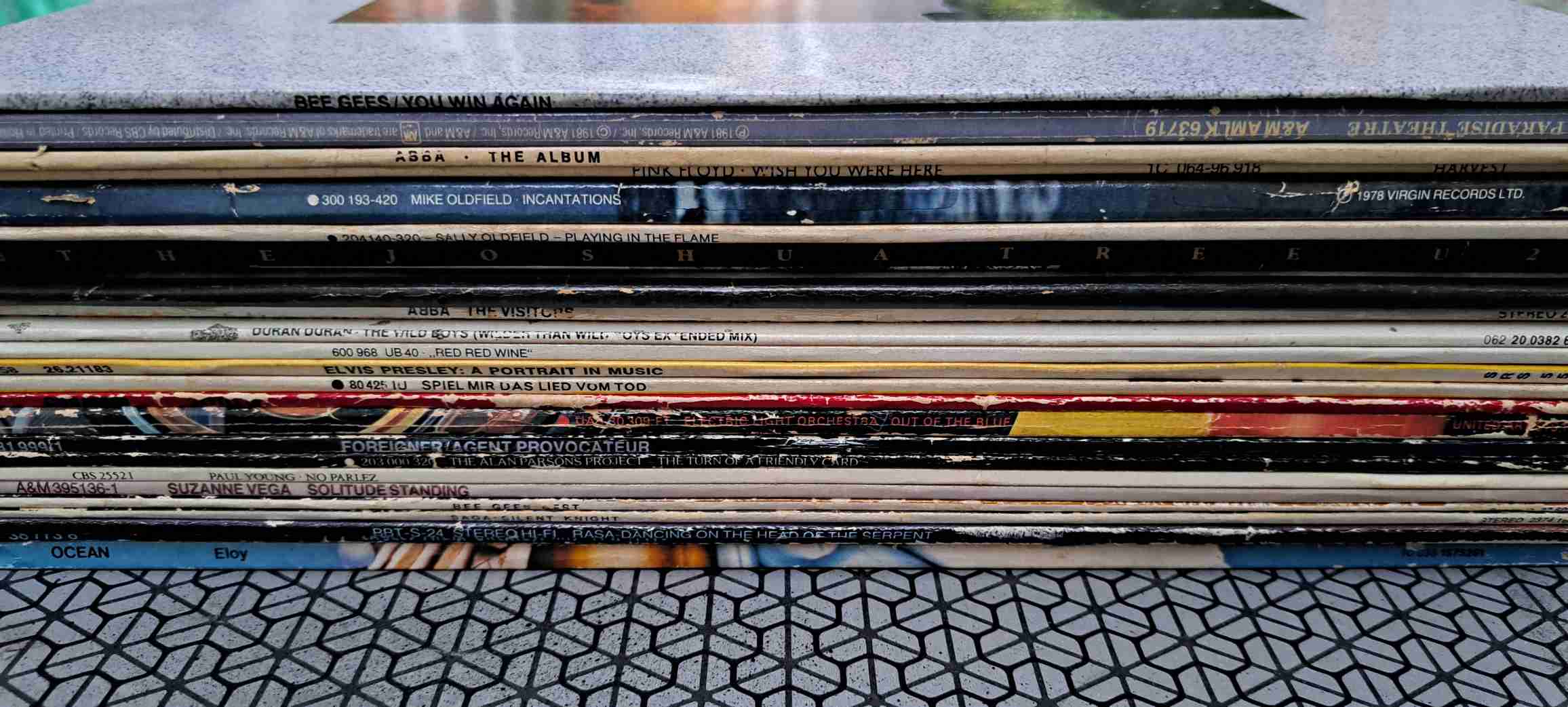 UB40 – Red Red Wine - Disc Vinil LPVG VG+ - imagine 5