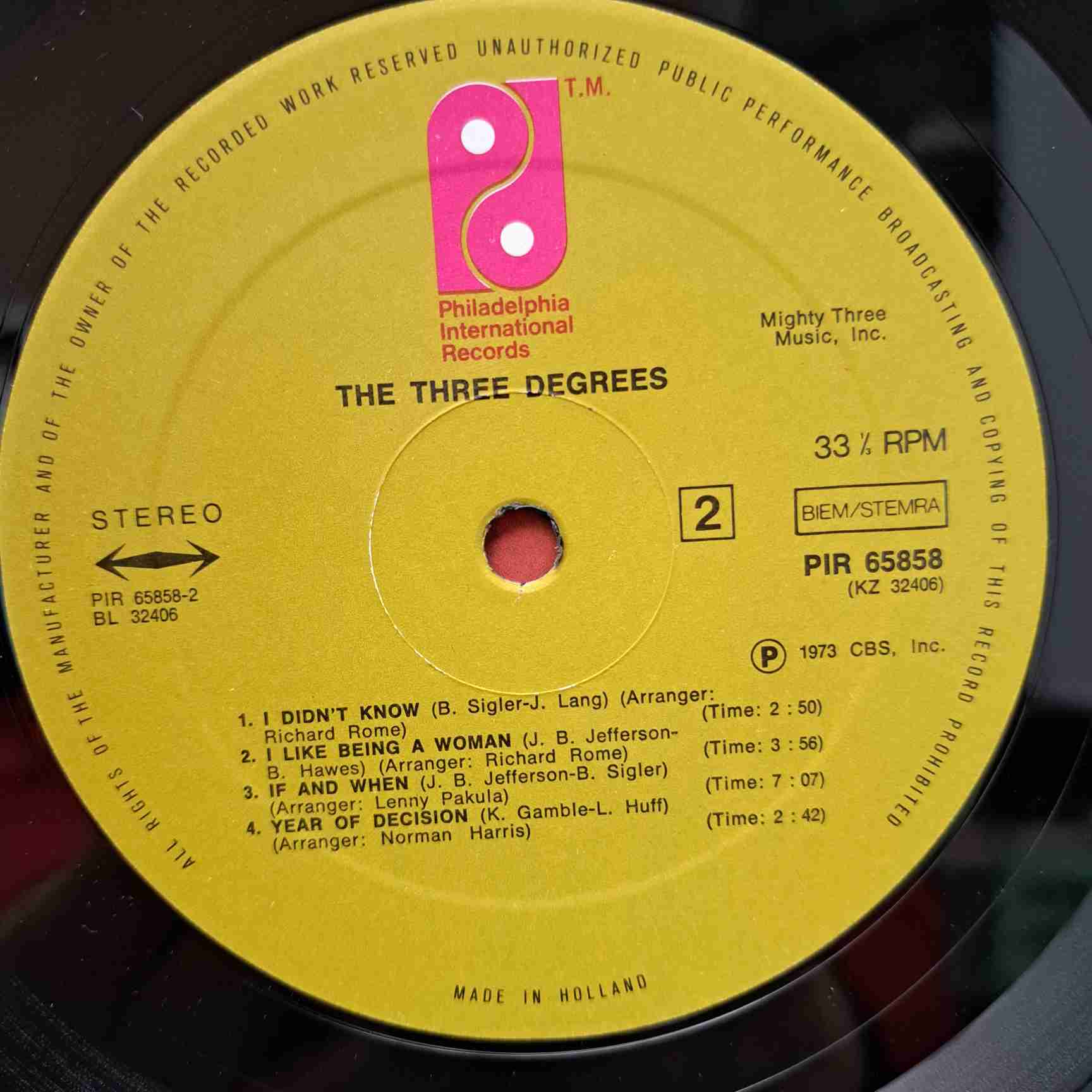 The Three Degrees – The Three Degrees - Disc VINIL LP EX - imagine 2